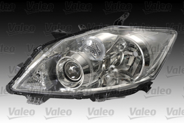 FAR SİNYAL SOL TOYOTA AURIS 11-12 ELEKTRİKLİ H11 HB3 Marka : VALEO